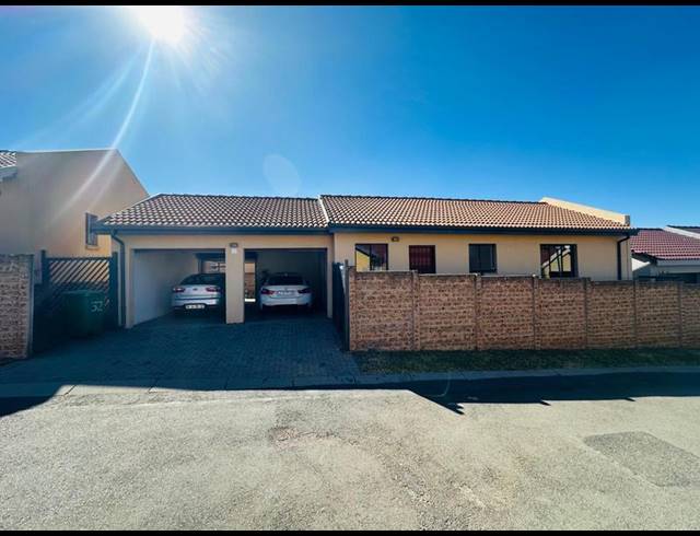 3 BEDROOM HOUSE FOR SALE IN ALBEMARLE